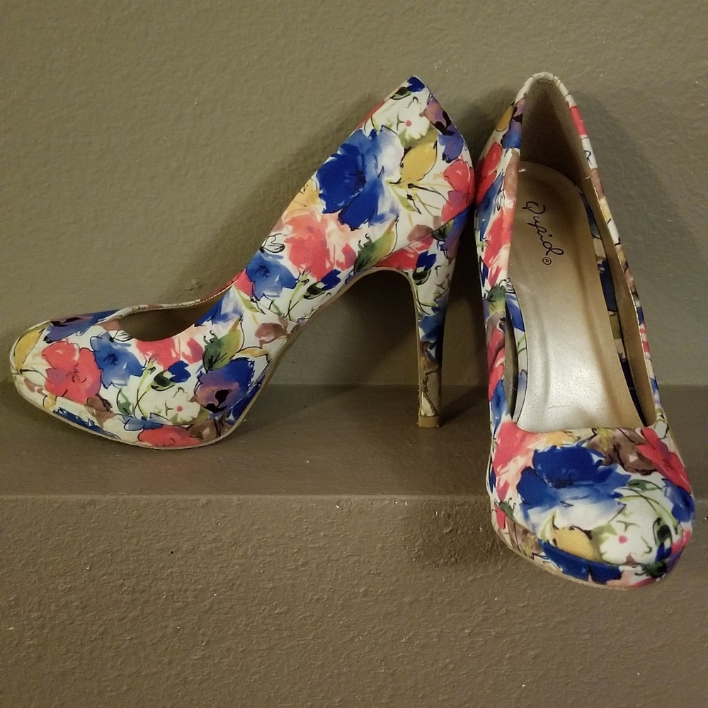 !Floral Qupid Heels - Picture 2 of 4